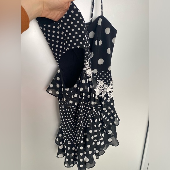 REVOLVE BCBG maxAzria Dress mini Sz 6 Black and white - Picture 6 of 8